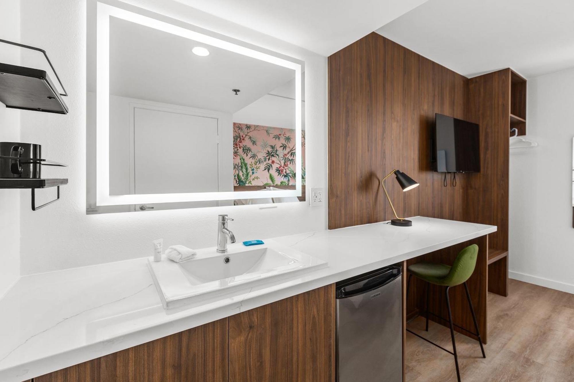 Uptown Inn - Limited Service Apart-Hotel San Diego Bagian luar foto